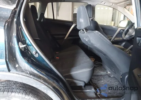 2017 Toyota Rav4 Xle z USA, uszkodzony, nr VIN JTMRFREVXHJ121610